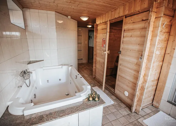 Chalet Le Gagnage 31 Pers- Malmedy, Rustique, Vue, Wellness *